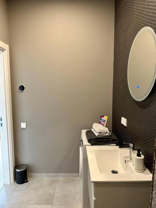 Modern Central Apartment Riga Retreat Экстерьер фото