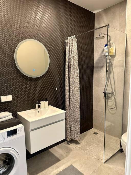 Modern Central Apartment Riga Retreat Экстерьер фото